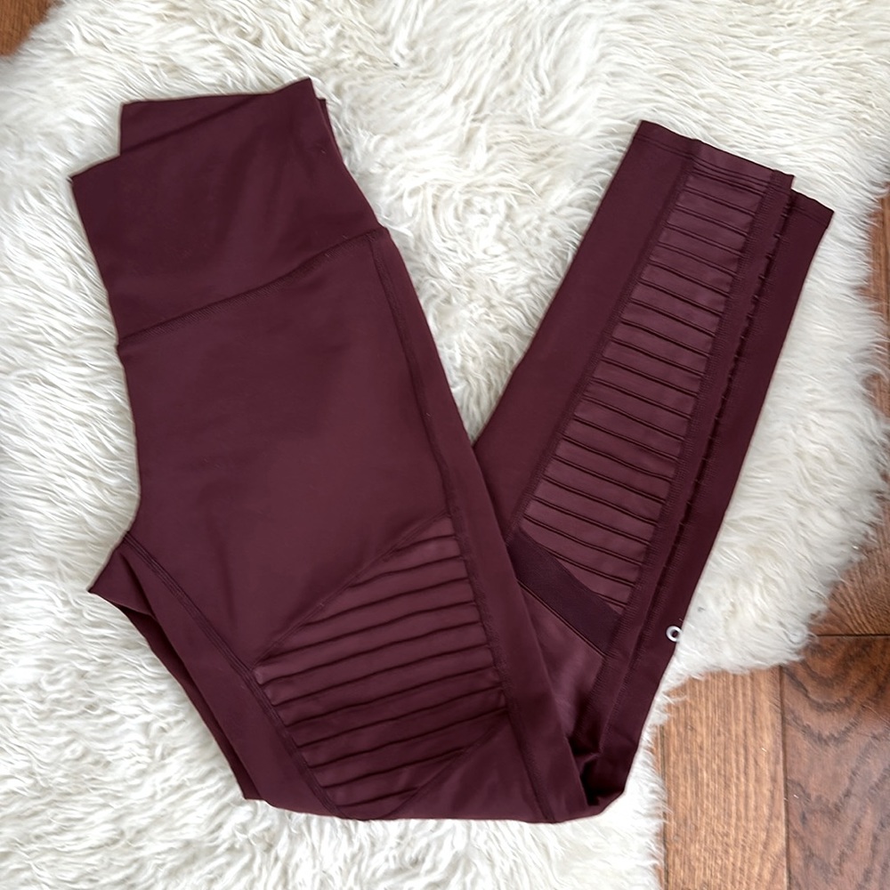 ALO Yoga Leggings - Picture 1 of 8